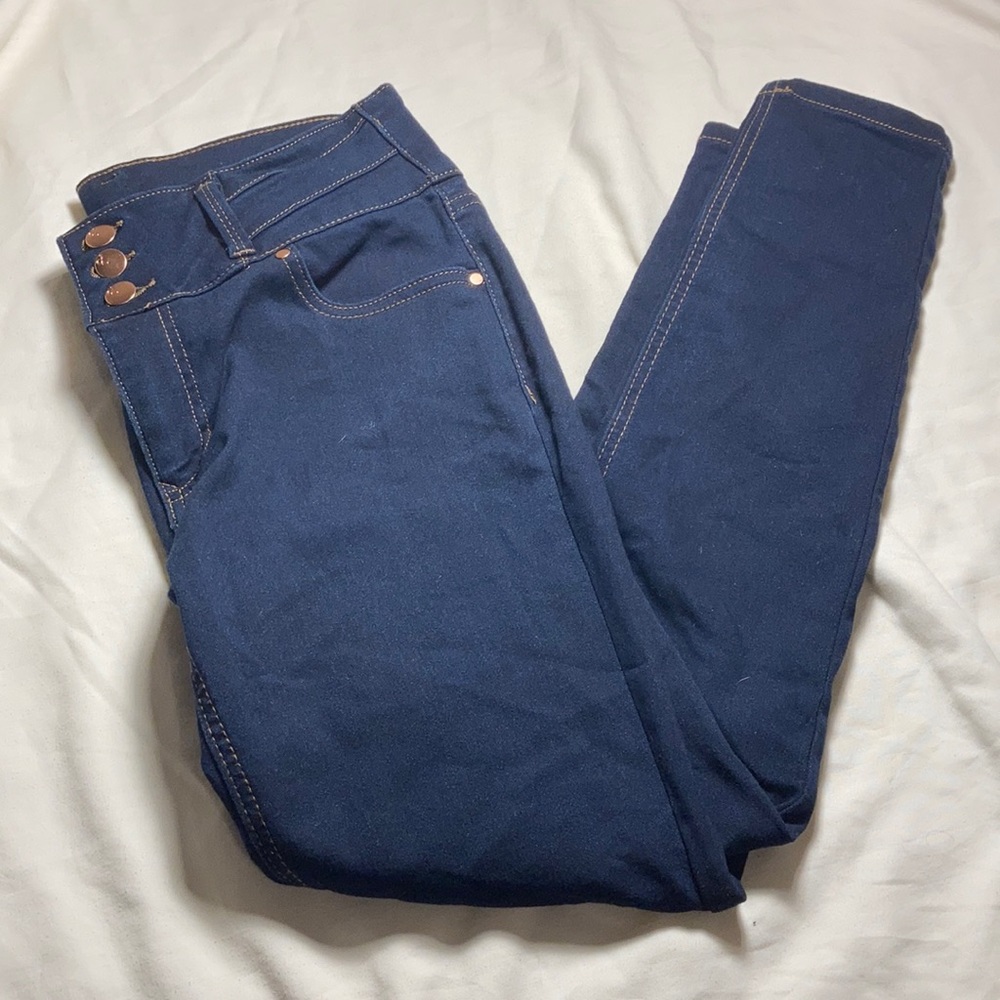 d. Jeans dark wash jeans